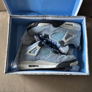 Air Jordan 4 Retro UNC Size 8.5